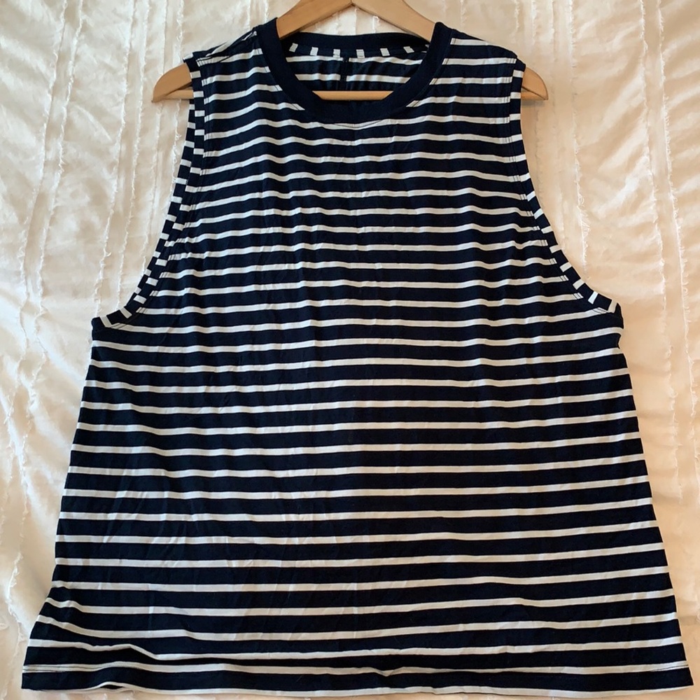 NWOT Lululemon navy/white muscle tank Size 10